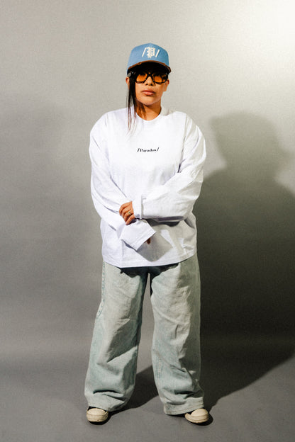 WHITE OVERSIZED LOGO LONGSLEEVE