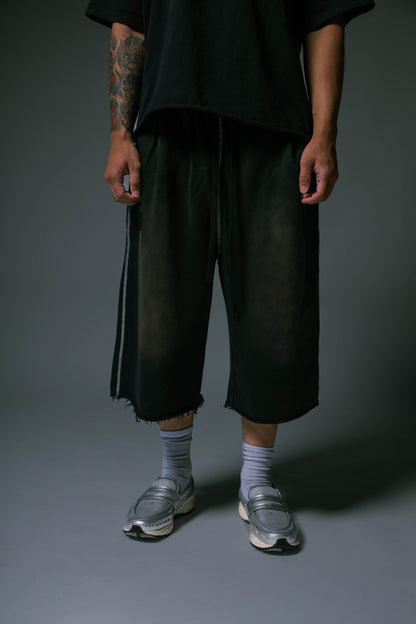 WASHED OVERSIZED SHORT