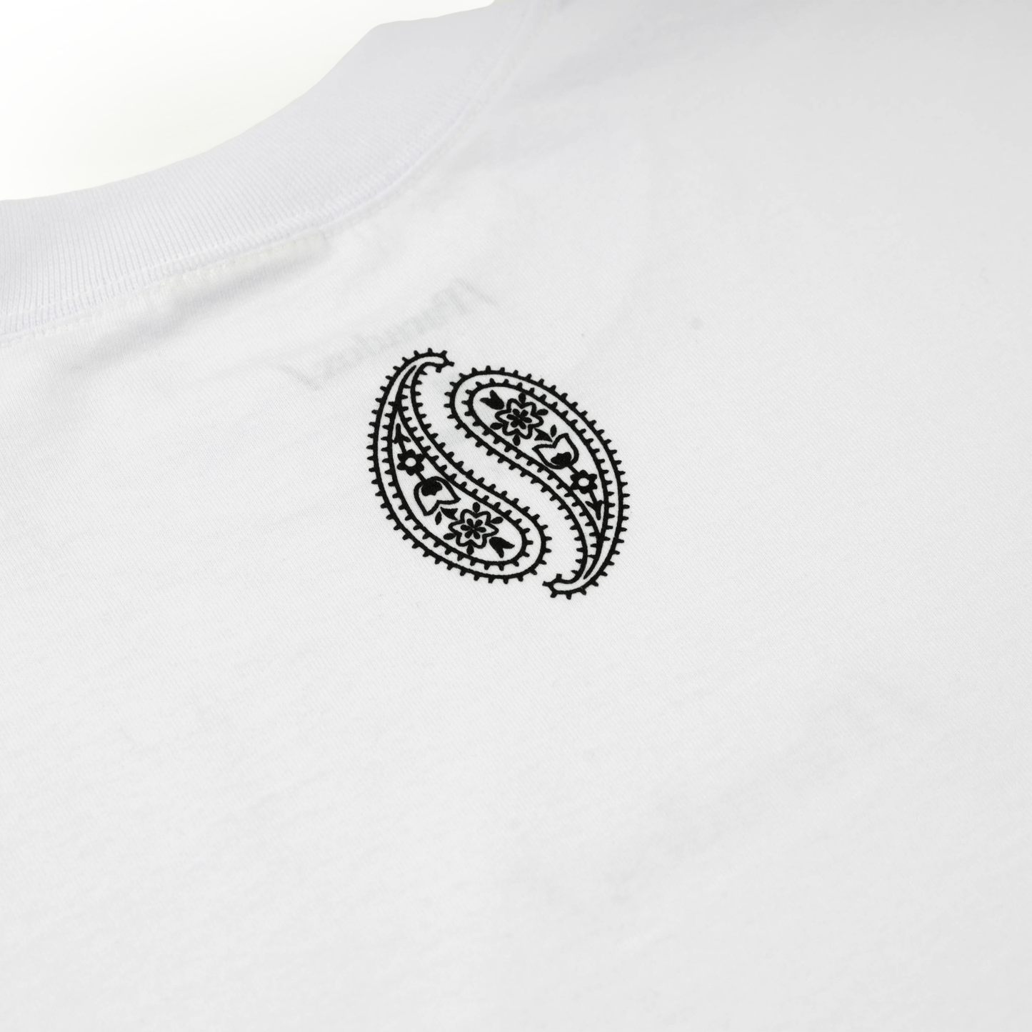 WHITE OVERSIZED LOGO LONGSLEEVE